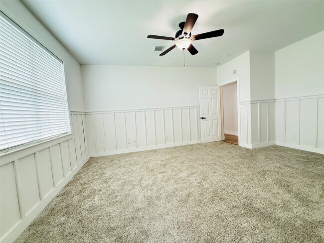 Building Photo - 518 Saffron Ct