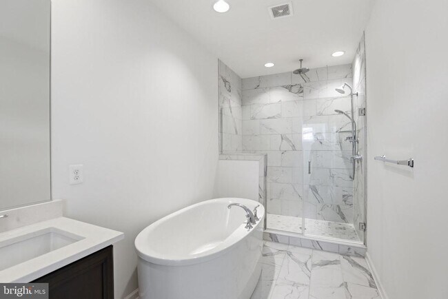 Building Photo - 20246 Northpark Dr