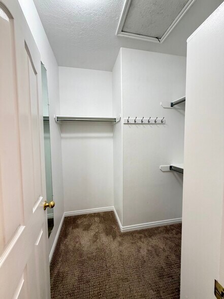 Building Photo - 7106 S Brittany Town Dr