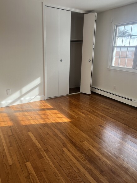 Building Photo - 14 Alpine Dr