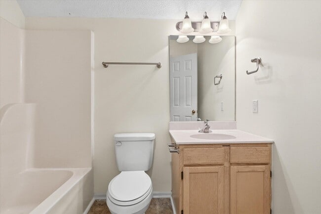 Building Photo - 417 N Village Cir