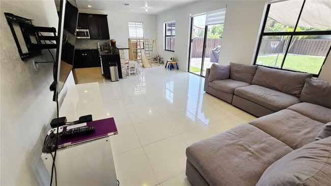 Building Photo - 10032 NW 87th Terrace