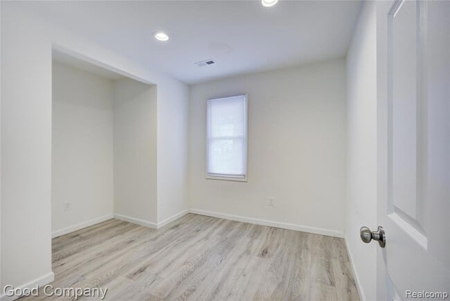 Building Photo - 23826 Kate Ave