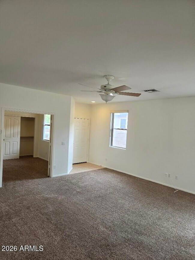 Building Photo - 12901 W Glenrosa Dr