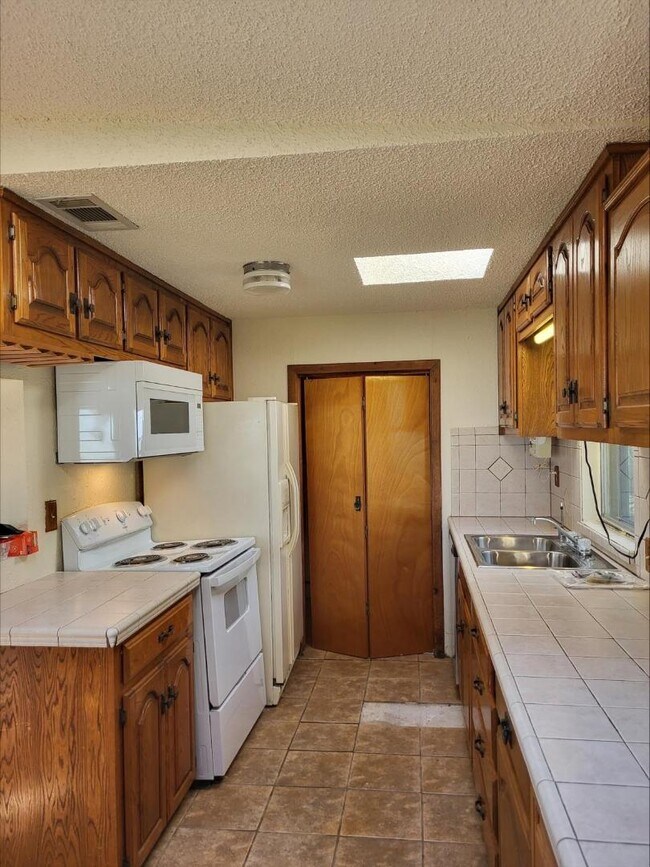 Building Photo - 10081 Jacobs Ln