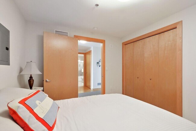 Building Photo - 1120 S 2nd St