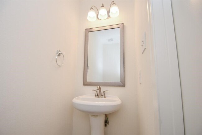 Building Photo - 20638 Patriot Park Ln