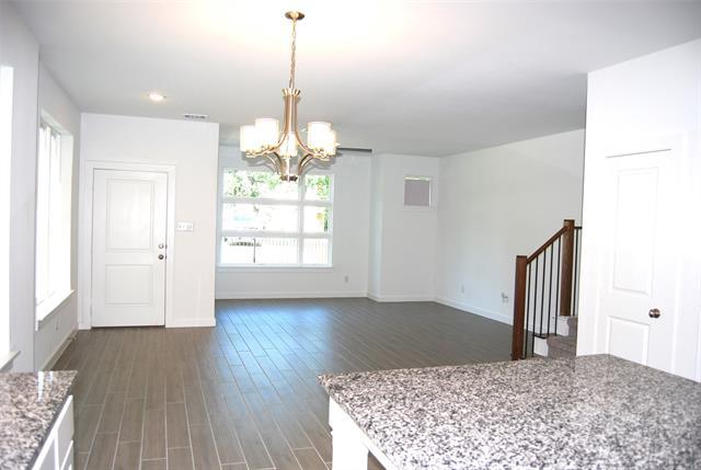 Building Photo - 369 Oakbend Dr