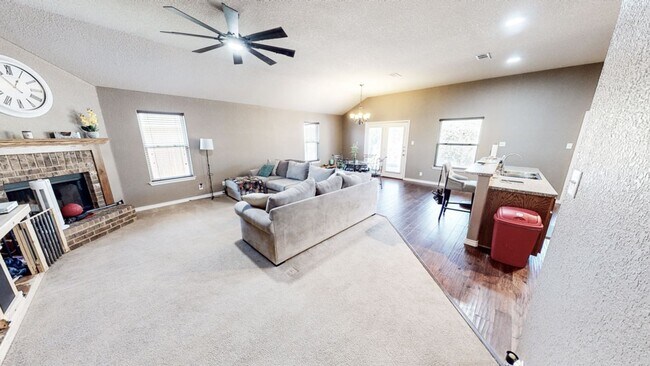 Building Photo - LIMITED-TIME MOVE-IN SPECIAL: Two Weeks Free Rent! Spacious 3 Bedroom, 2 Full Bath, with Attached...