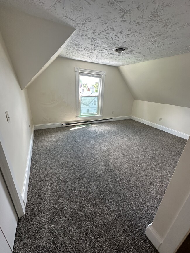 Building Photo - 764 Chestnut St