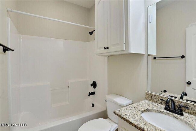 Building Photo - 852 Willow Grande Cir
