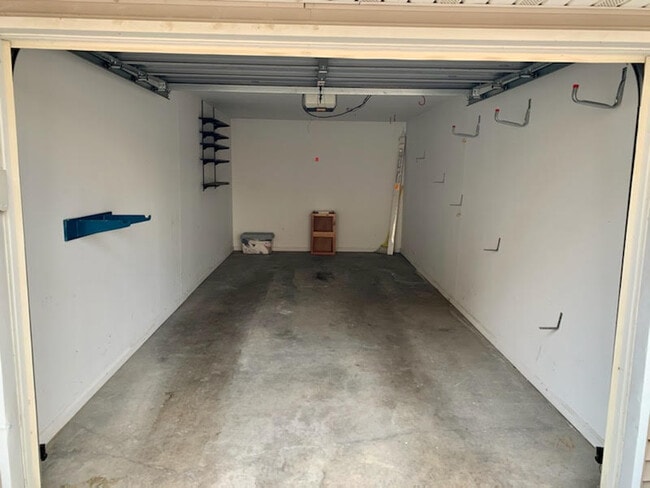 Building Photo - 205 5th St