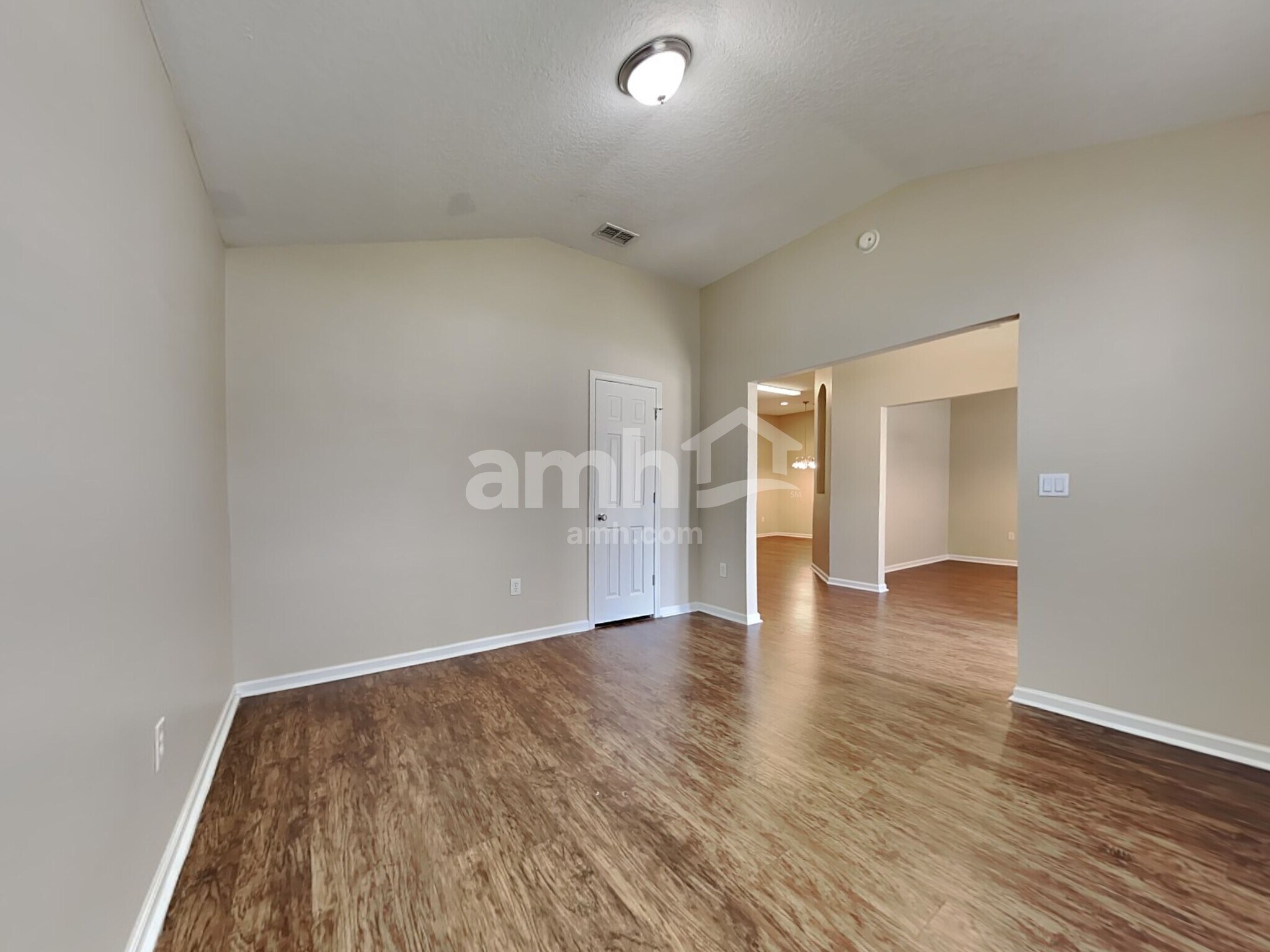 Building Photo - 632 E Red House Branch Rd