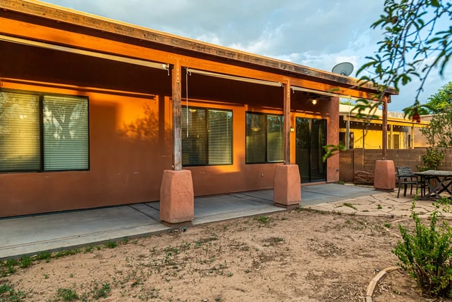 Building Photo - 7561 E Truces Pl