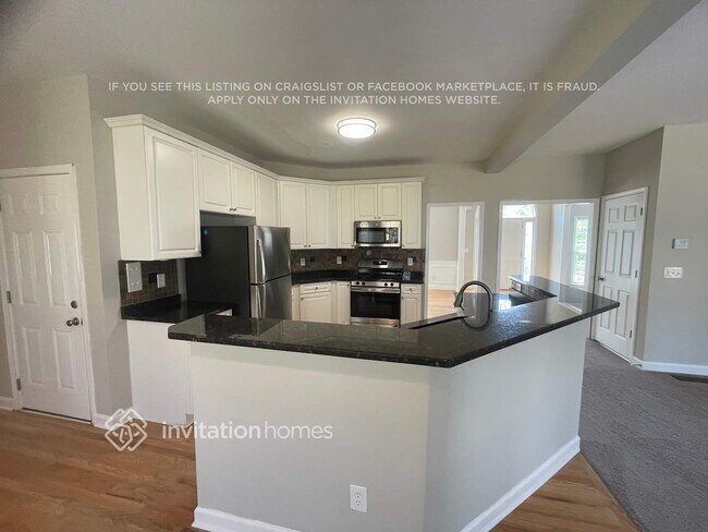 Building Photo - 2896 Hilton Cir