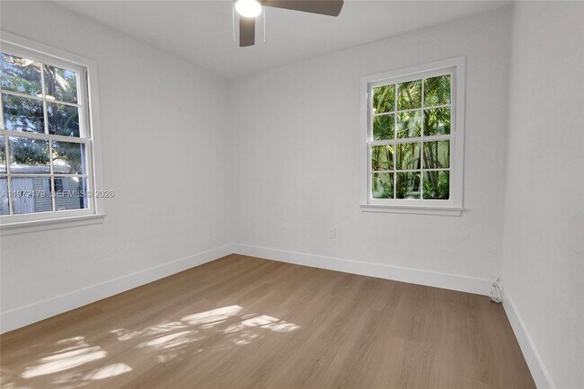 Building Photo - 5111 SW 73rd Terrace