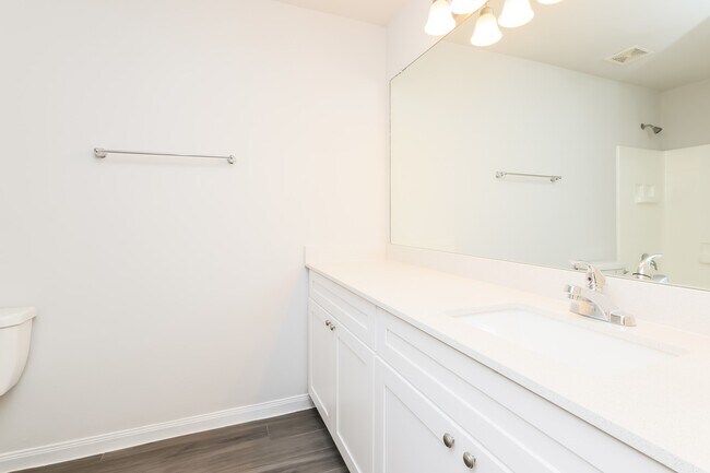 Building Photo - 2422 Gibbs Bend Ct