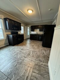 Building Photo - 86 Bridge St