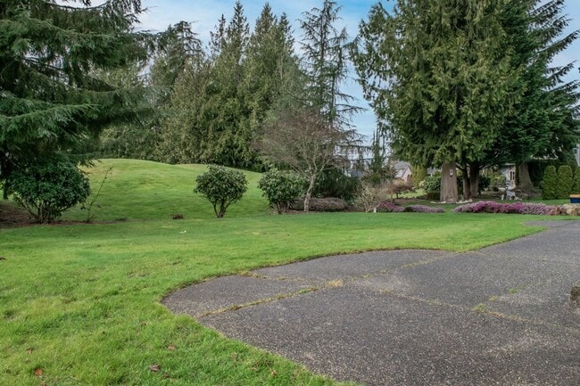 Building Photo - Beautiful home in private cul-de-sac on Gl...