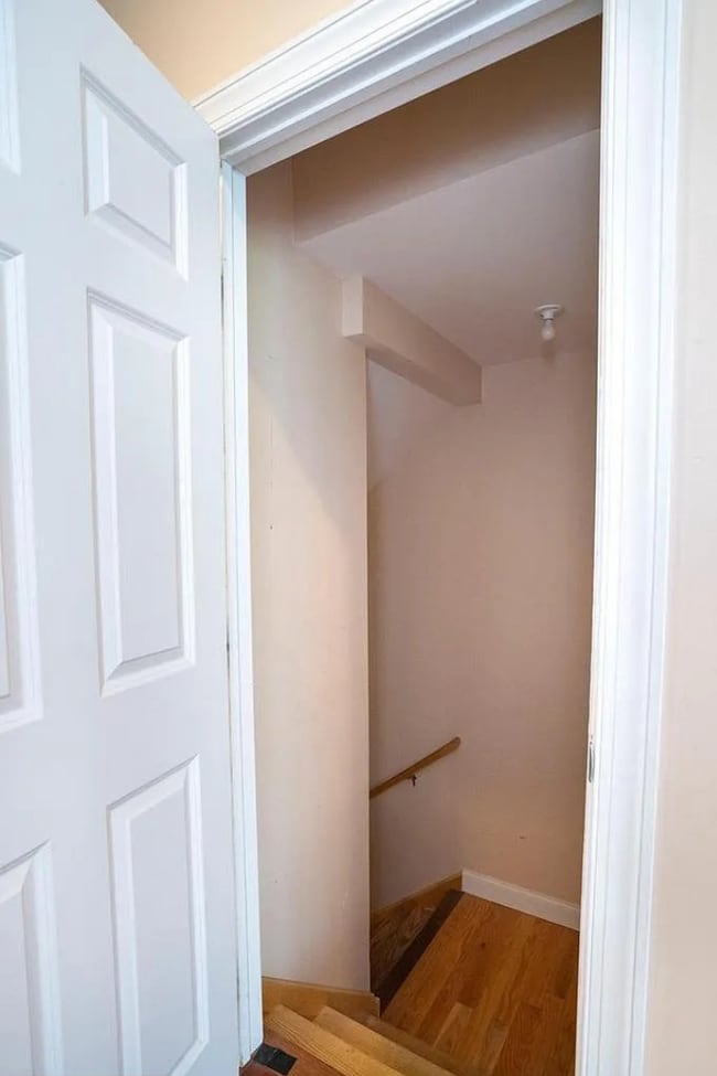 Building Photo - 4 Bedroom House For Rent