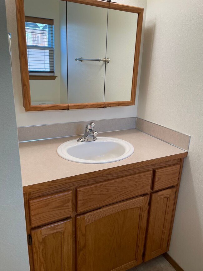 Building Photo - Lovely Single Level Home in Oak Harbor and...