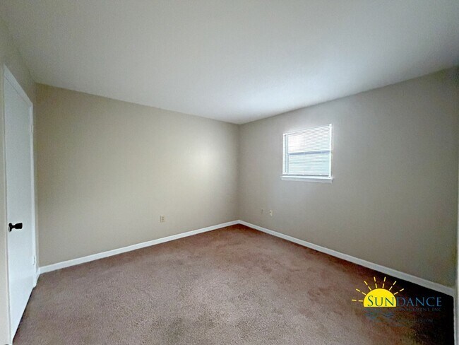 Building Photo - Updated 2 Bedroom Unit in Fort Walton Beach!