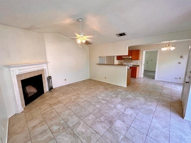 Building Photo - 367 Fantail Loop