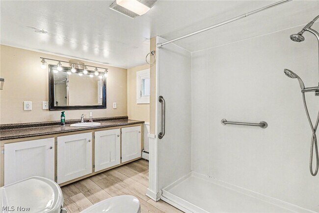 Building Photo - 5425 Ohio St