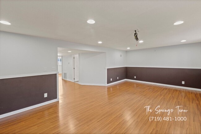 Building Photo - CHARMING 5BD/3BA NEAR FT CARSON - Deposit Waiver Available