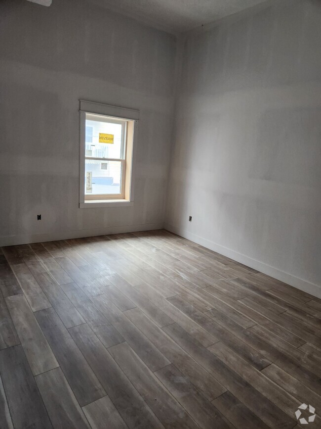 Building Photo - Historic Panora Apartments Fully Remodeled