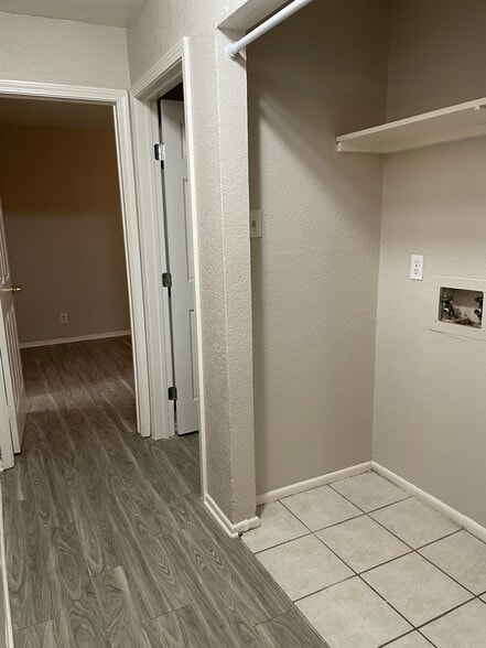 Building Photo - 10910 Baltic Dr