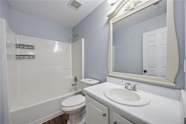 Building Photo - 1650 Huntcrest Way SW