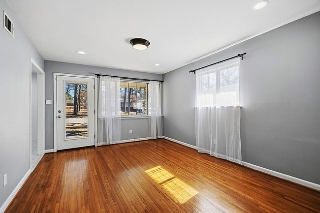 Building Photo - 822 N Coolidge St