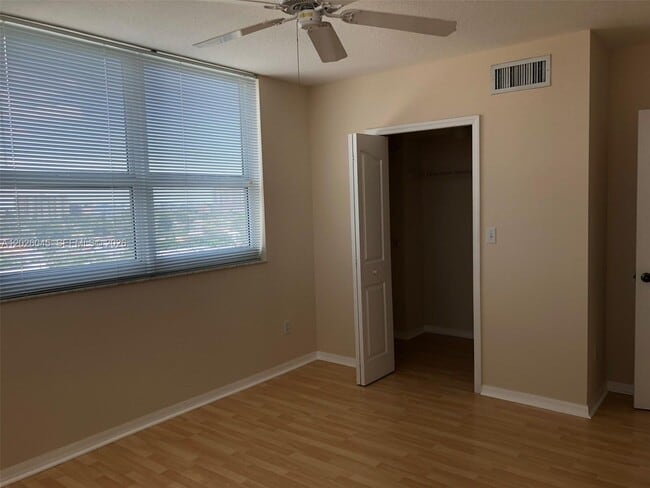 Building Photo - 2665 SW 37th Ave