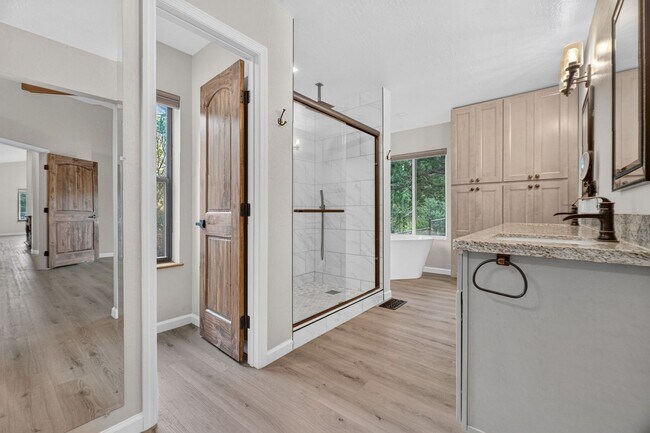 Building Photo - 546 Deer Horn Ct