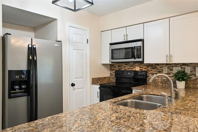 Building Photo - 1716 Lafayette Ct