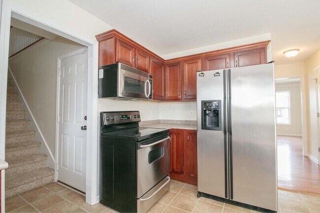 Building Photo - 2498 Hattington Dr