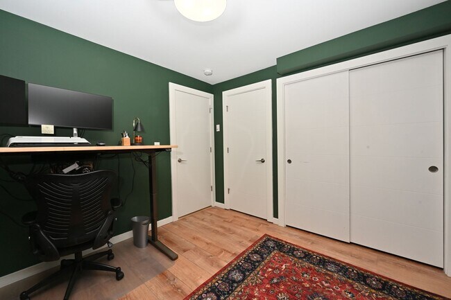 Building Photo - 3-Story Ballard Home - In Unit Washer/Dryer, Rooftop Deck