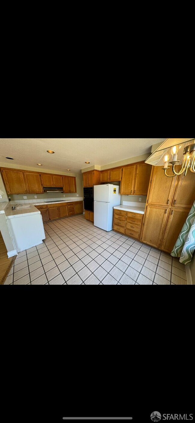 Building Photo - 4009 Pillsbury Ct