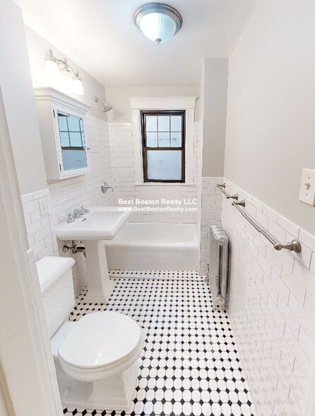 Building Photo - 13 Story St