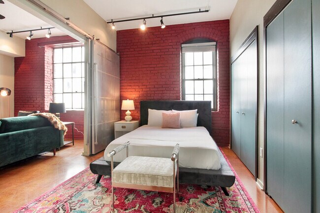 Building Photo - 1039 Constance St