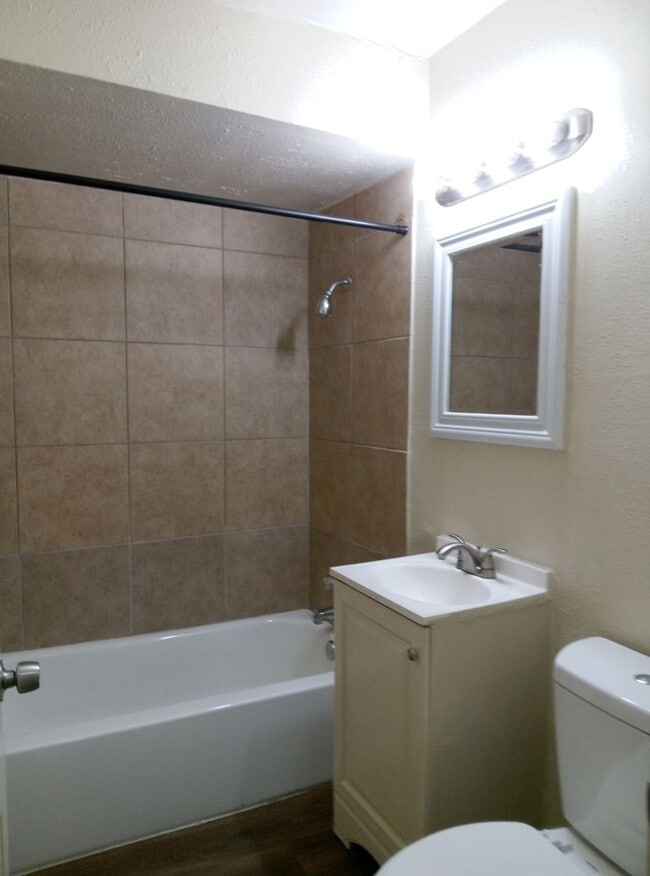 Building Photo - Charming 2-Bedroom Home Near Downtown San Antonio