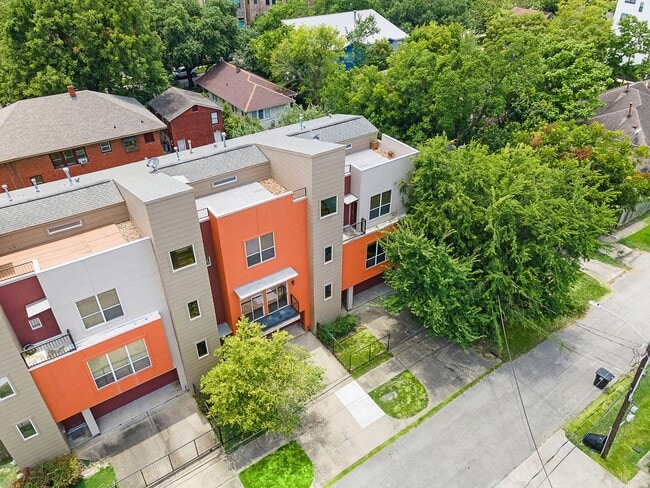 Building Photo - 1414 Rosewood St