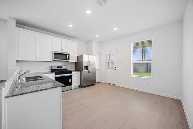 Building Photo - 21464 Austell Pond Dr