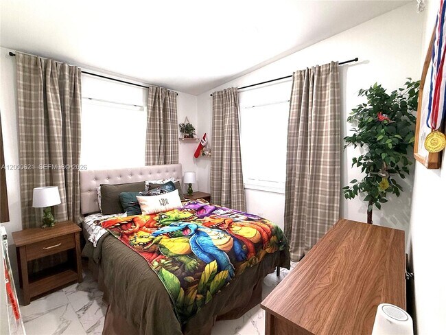 Building Photo - 11020 SW 42nd Terrace