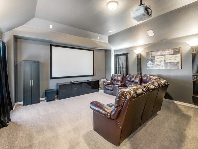 Building Photo - 3250 Woodbine Tr