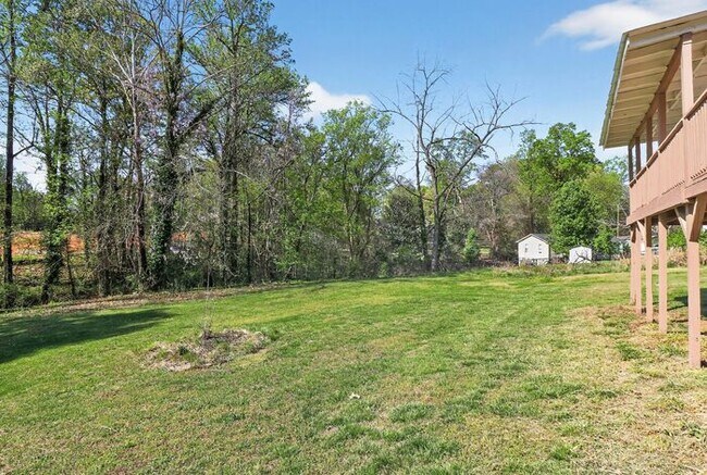 Building Photo - Updated 3BD/2BA Ranch in Lowell, NC!