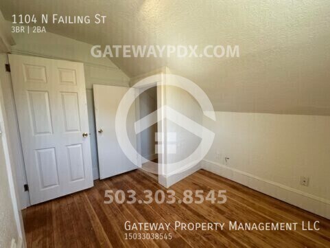 Building Photo - 1104 N Failing St