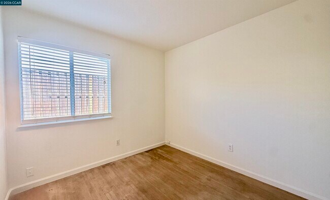 Building Photo - 1746 Highland Cir
