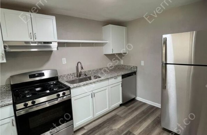 Building Photo - 547 Richards Rd